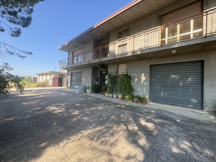 Image No.54-4 Bed Villa / Detached for sale