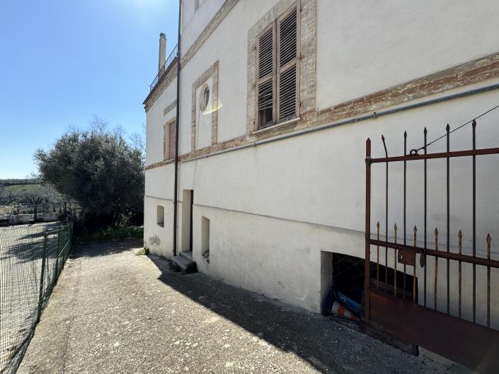 Image No.3-Villa for sale