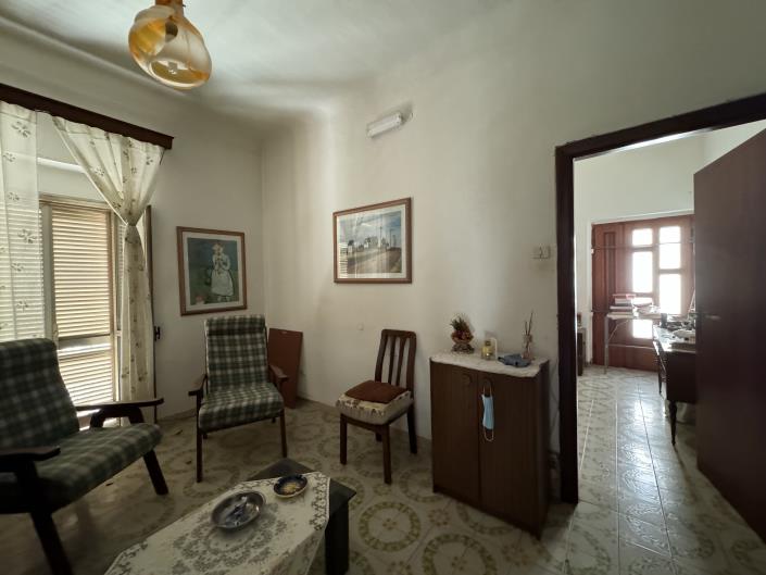 Image No.10-2 Bed Townhouse for sale