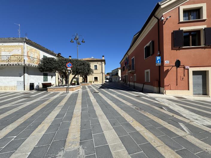 Image No.8-2 Bed Townhouse for sale