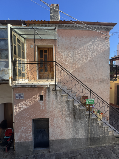 Image No.35-2 Bed Townhouse for sale