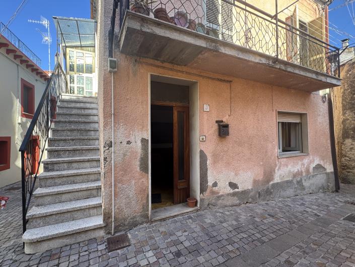 Image No.36-2 Bed Townhouse for sale