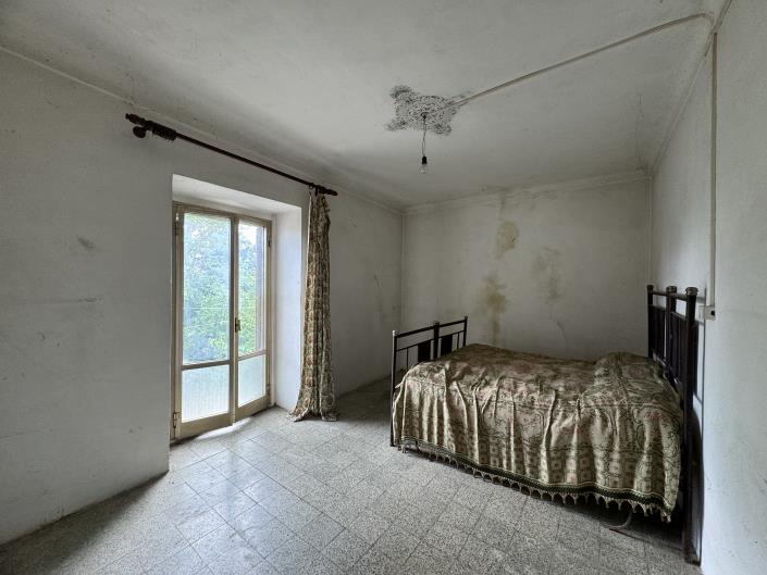 Image No.26-4 Bed Country Property for sale