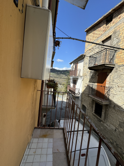 Image No.8-3 Bed Townhouse for sale