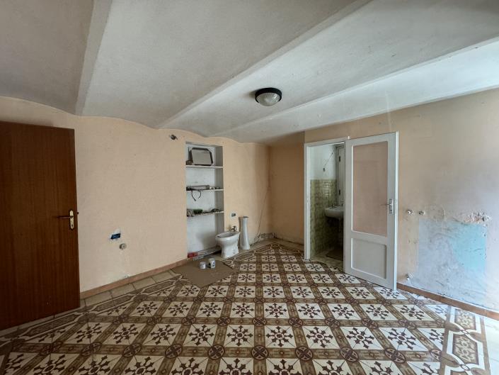 Image No.11-3 Bed Townhouse for sale