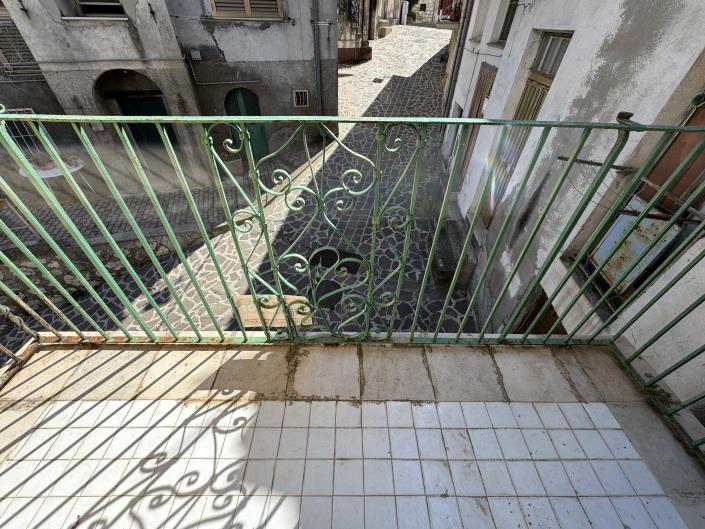 Image No.19-3 Bed Townhouse for sale