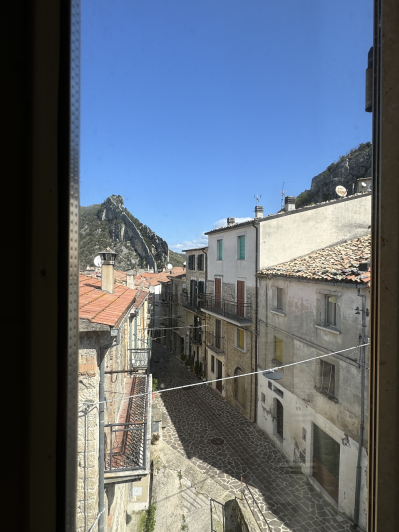 Image No.24-3 Bed Townhouse for sale