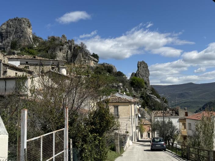 Image No.47-3 Bed Townhouse for sale