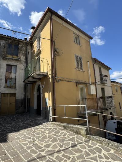 Image No.1-3 Bed Townhouse for sale