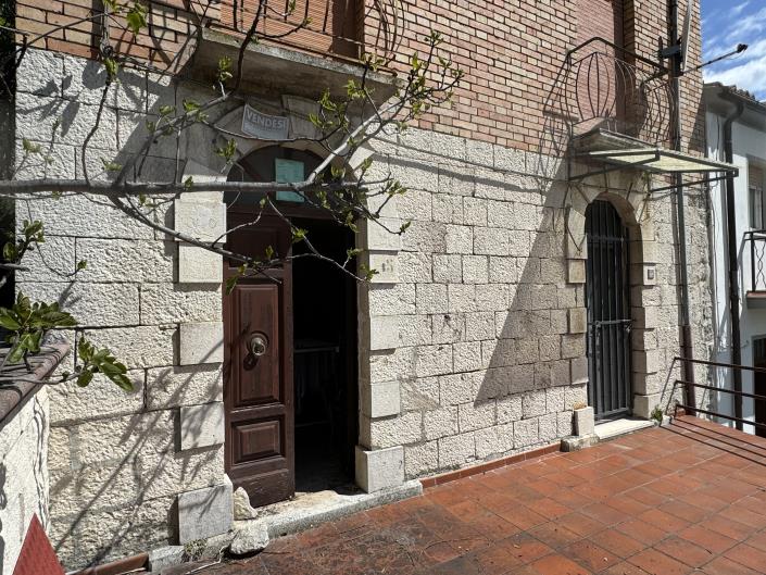 Image No.4-2 Bed Townhouse for sale