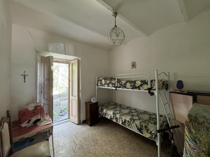 Image No.13-2 Bed Townhouse for sale