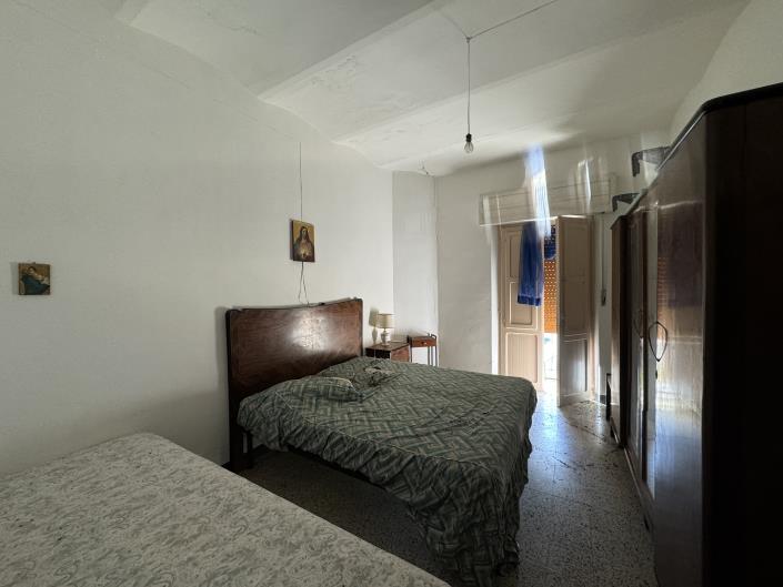 Image No.16-2 Bed Townhouse for sale