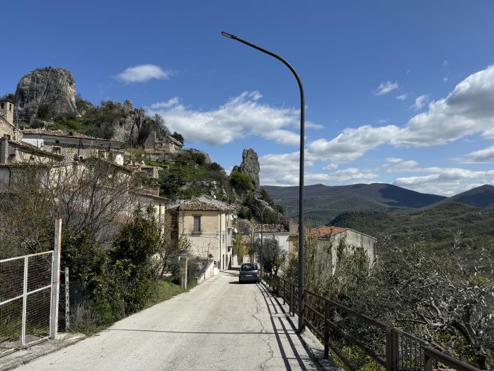 Image No.37-2 Bed Townhouse for sale