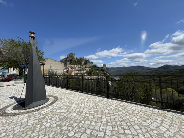 Image No.39-2 Bed Townhouse for sale