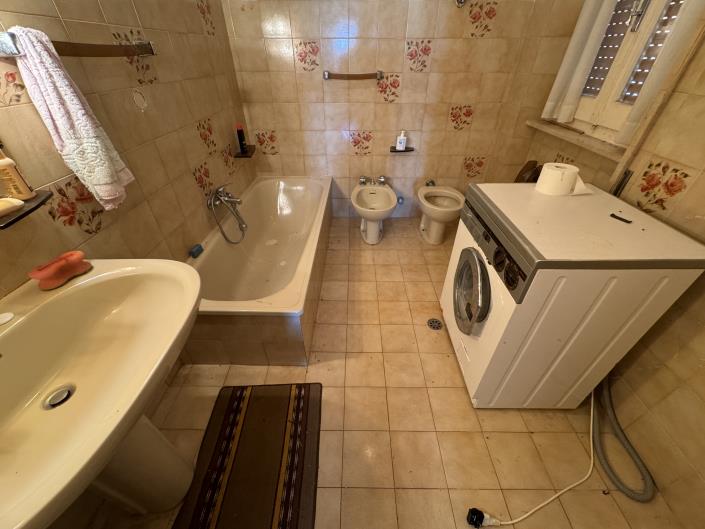 Image No.20-3 Bed Country House for sale