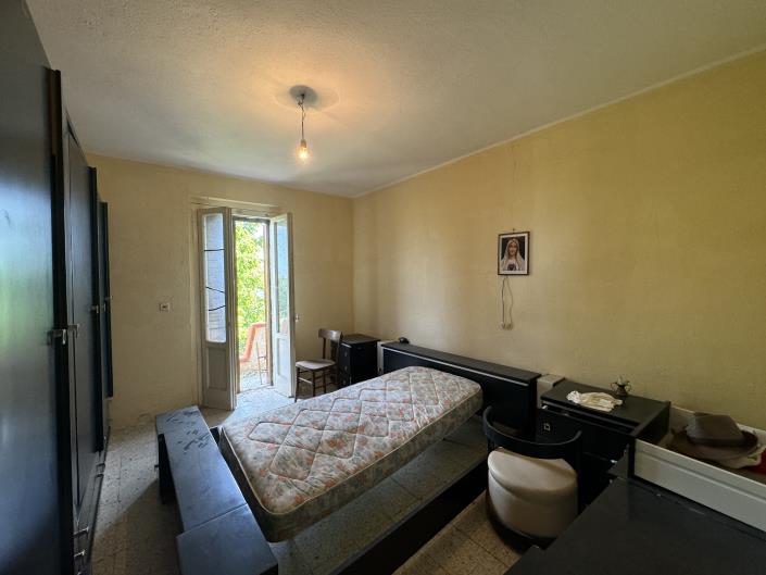 Image No.18-3 Bed Country House for sale