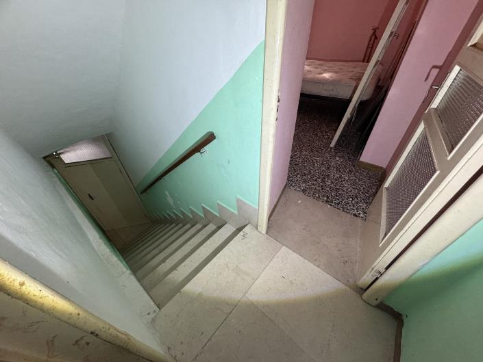 Image No.5-5 Bed Townhouse for sale