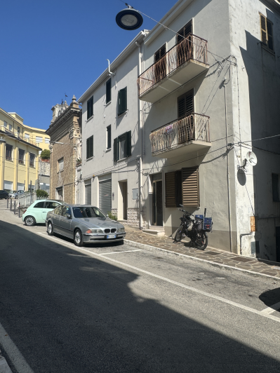 Image No.39-5 Bed Townhouse for sale