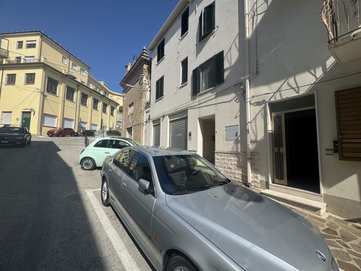 Image No.43-5 Bed Townhouse for sale