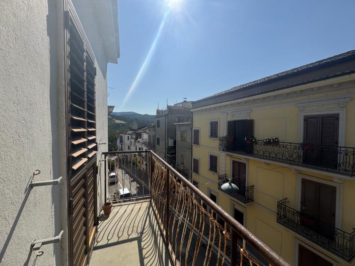 Image No.9-5 Bed Townhouse for sale