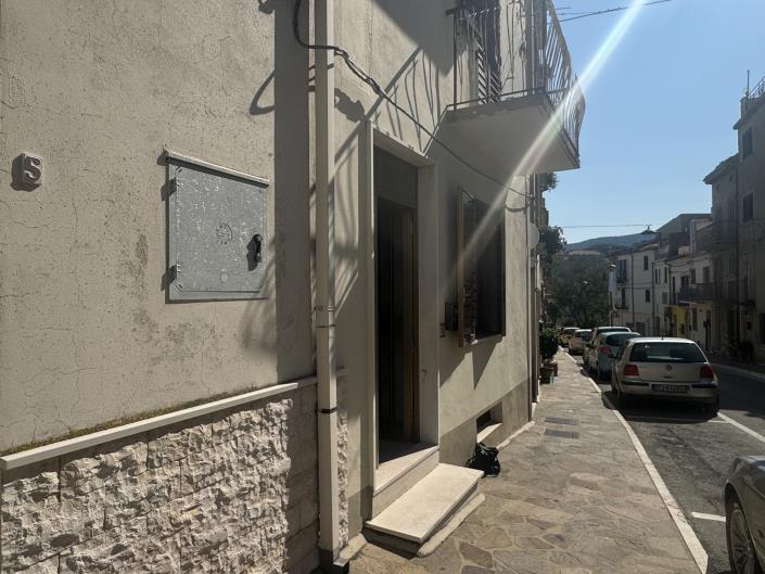 Image No.47-5 Bed Townhouse for sale