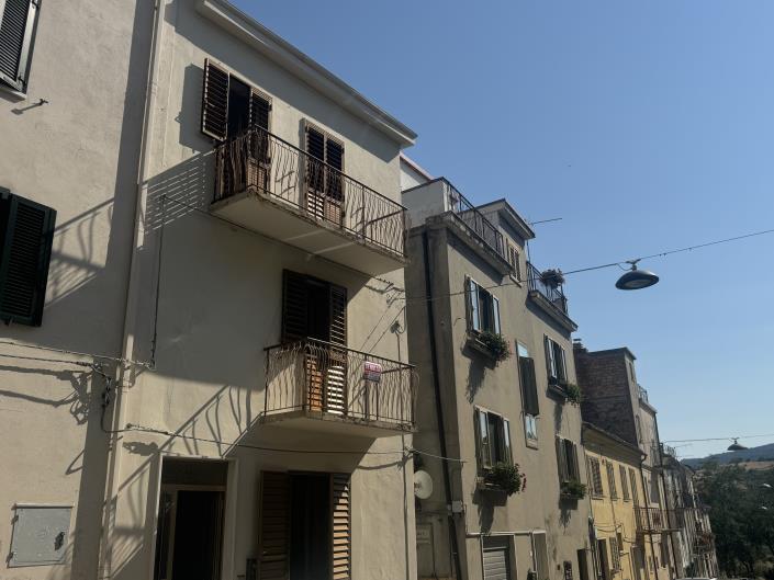 Image No.38-5 Bed Townhouse for sale