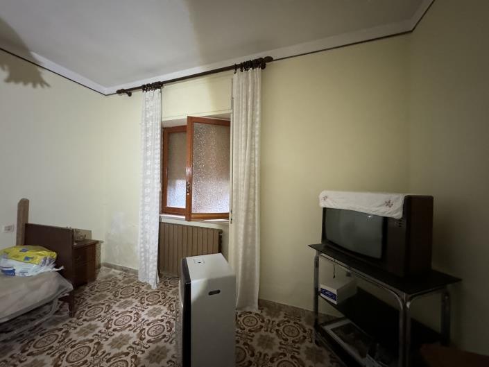 Image No.18-4 Bed Townhouse for sale