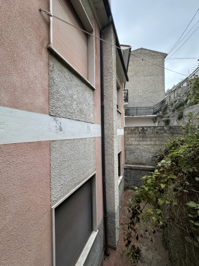 Image No.27-4 Bed Townhouse for sale