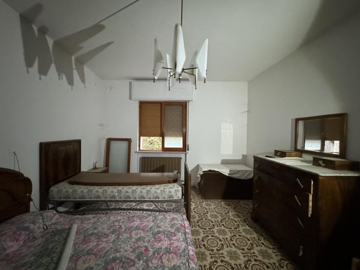 Image No.37-4 Bed Townhouse for sale