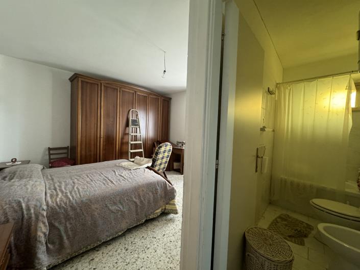 Image No.20-5 Bed Country House for sale