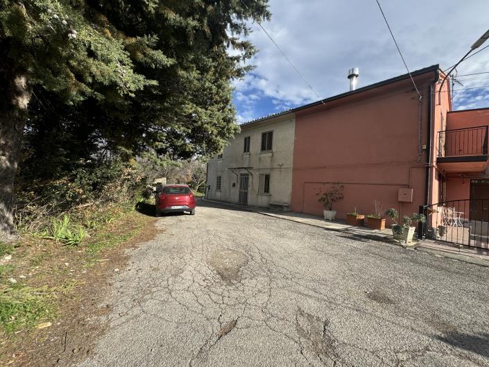 Image No.48-5 Bed Country House for sale