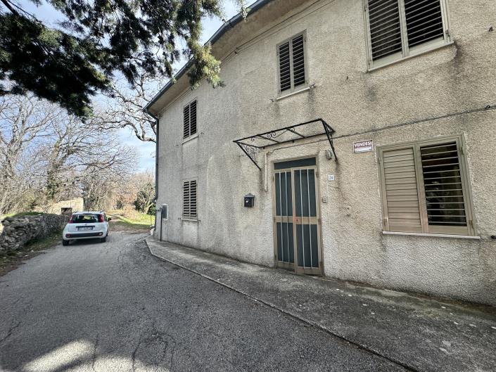 Image No.1-5 Bed Country House for sale