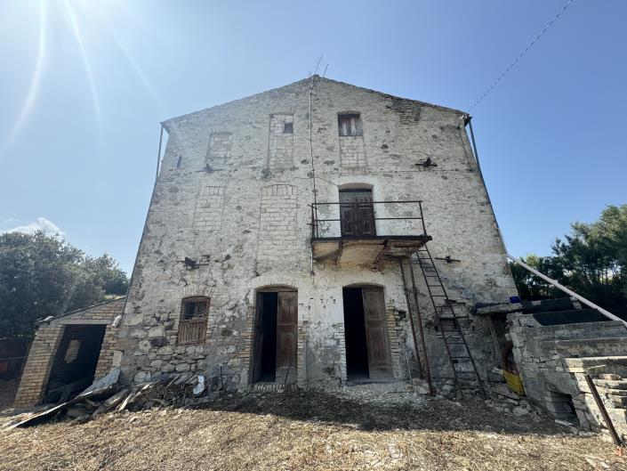 Image No.2-2 Bed Semi-Detached for sale