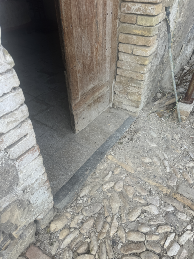 Image No.45-2 Bed Semi-Detached for sale