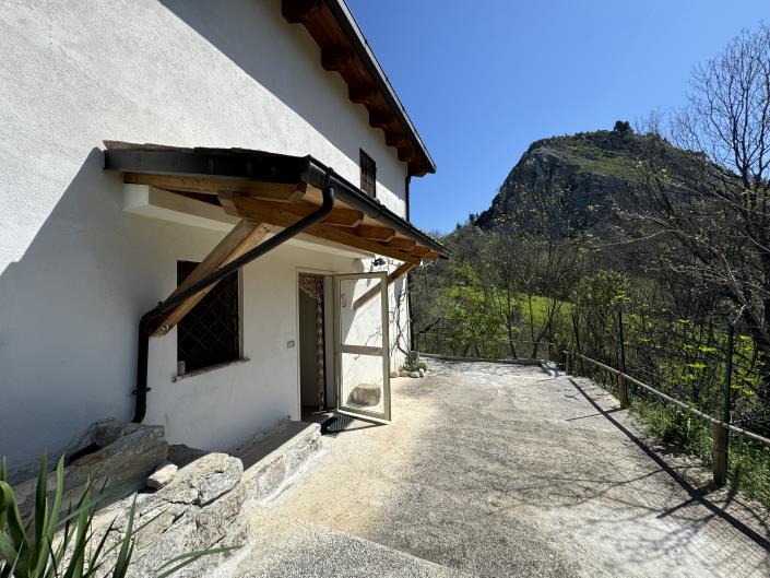 Image No.38-3 Bed Villa / Detached for sale