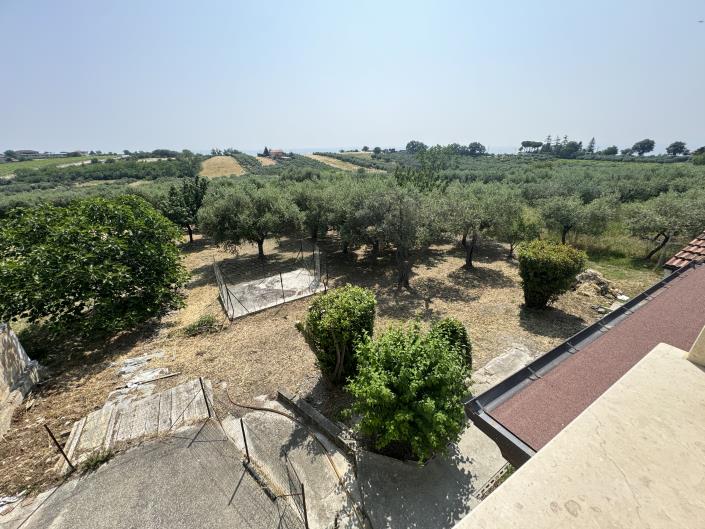 Image No.42-3 Bed Villa / Detached for sale