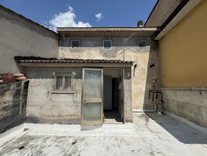 Image No.29-2 Bed Townhouse for sale