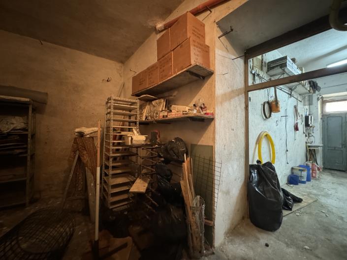 Image No.40-2 Bed Townhouse for sale