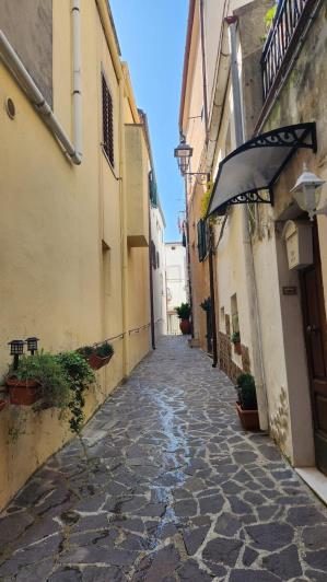 Image No.56-3 Bed Townhouse for sale