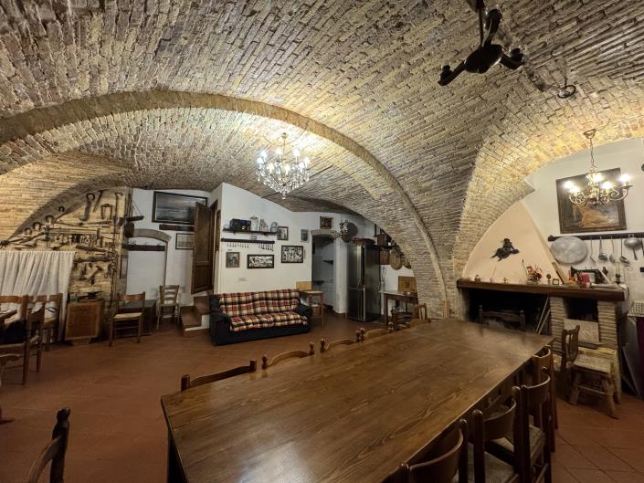 Image No.14-2 Bed Townhouse for sale