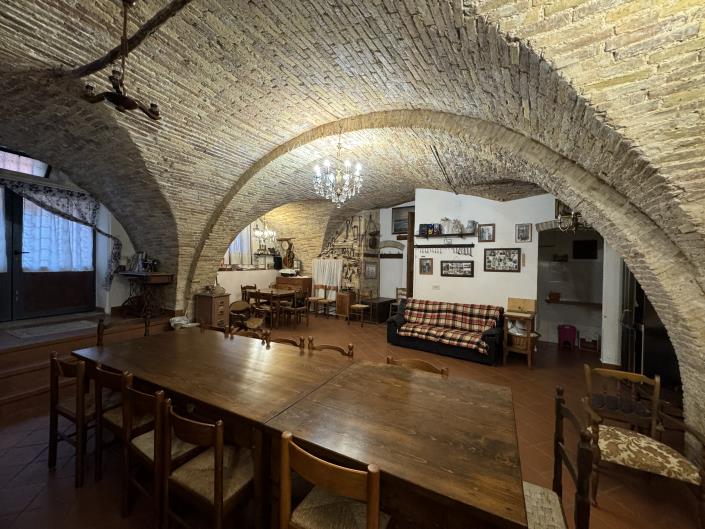 Image No.16-2 Bed Townhouse for sale