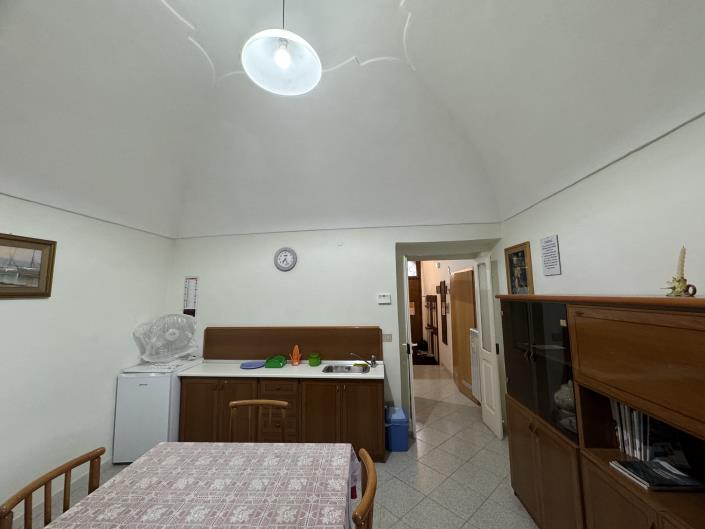 Image No.25-2 Bed Townhouse for sale