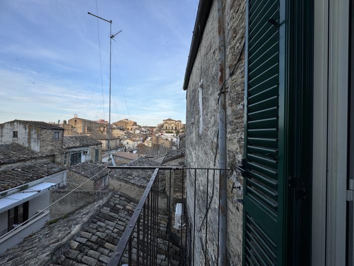 Image No.41-2 Bed Townhouse for sale