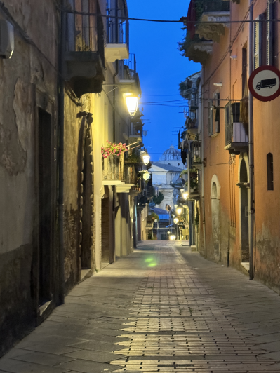 Image No.55-2 Bed Townhouse for sale