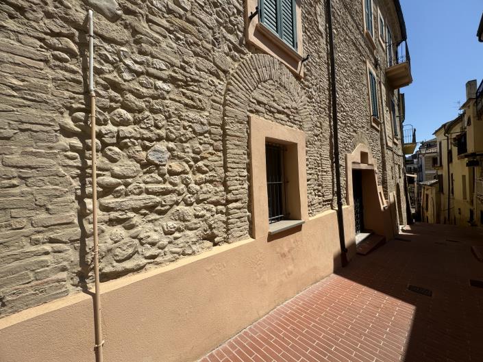 Image No.49-2 Bed Townhouse for sale