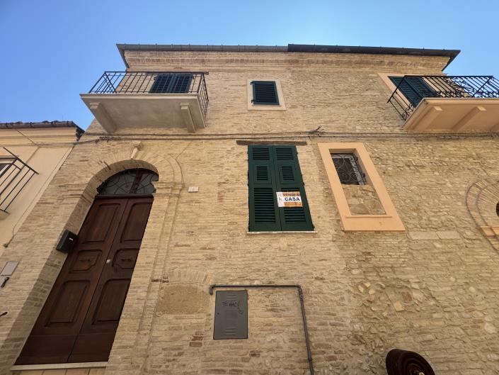 Image No.3-2 Bed Townhouse for sale