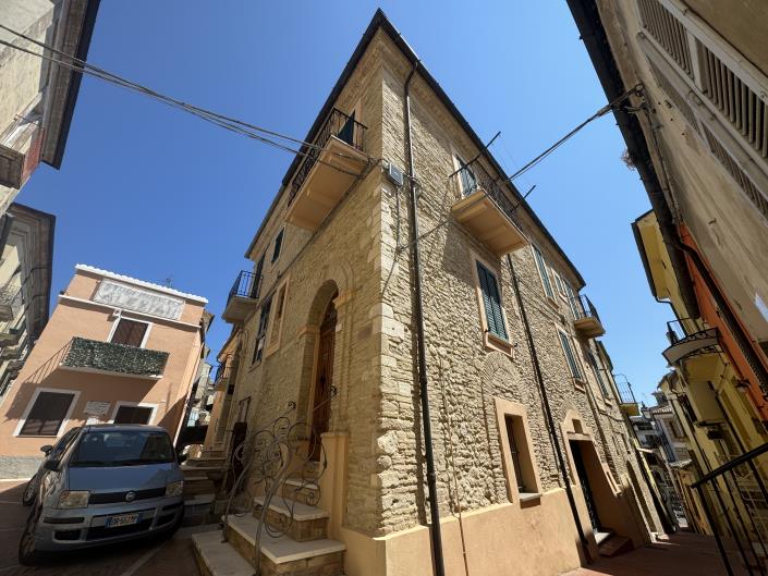 Image No.52-2 Bed Townhouse for sale