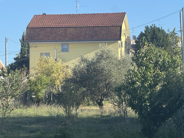 Image No.1-3 Bed Villa / Detached for sale