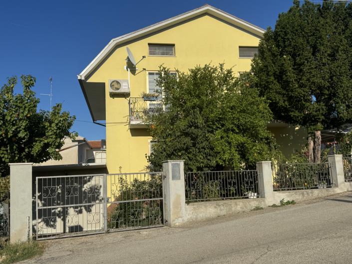 Image No.2-3 Bed Villa / Detached for sale