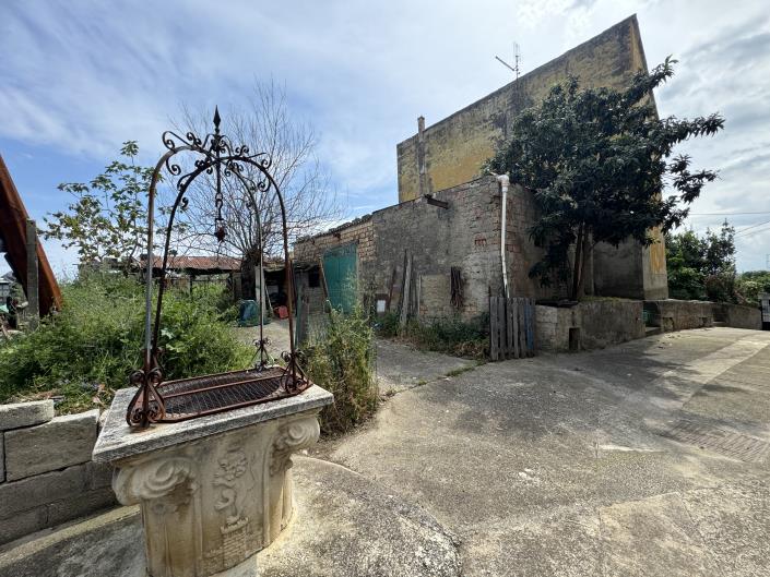 Image No.4-2 Bed Semi-Detached for sale